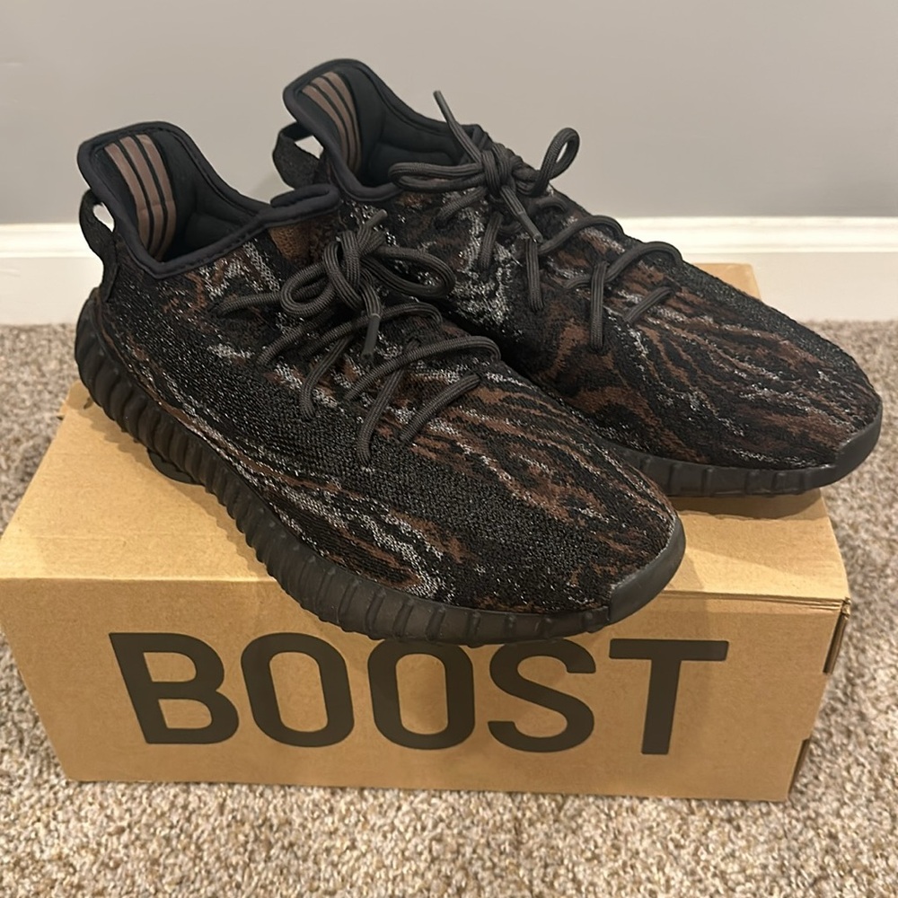 Yeezy Boost 350 V2